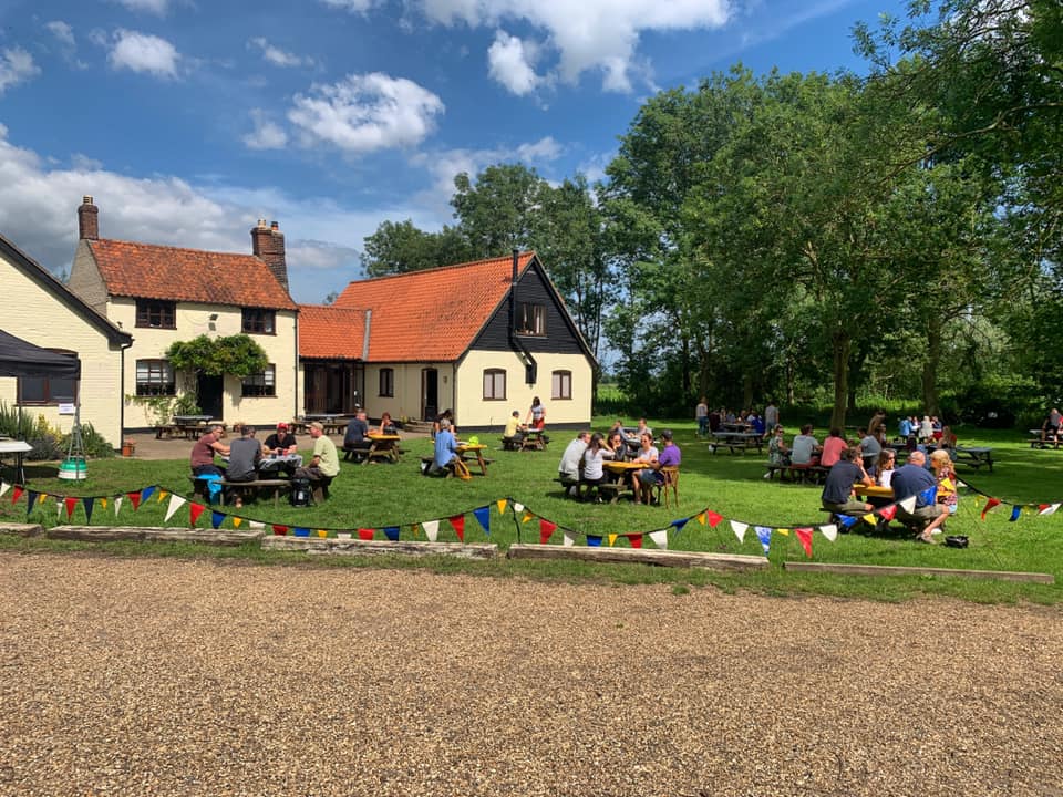 Geldeston Locks beer garden